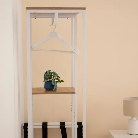 Green Rooms * باري