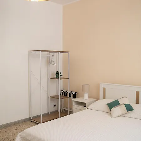 Konukevi Green Rooms Bari